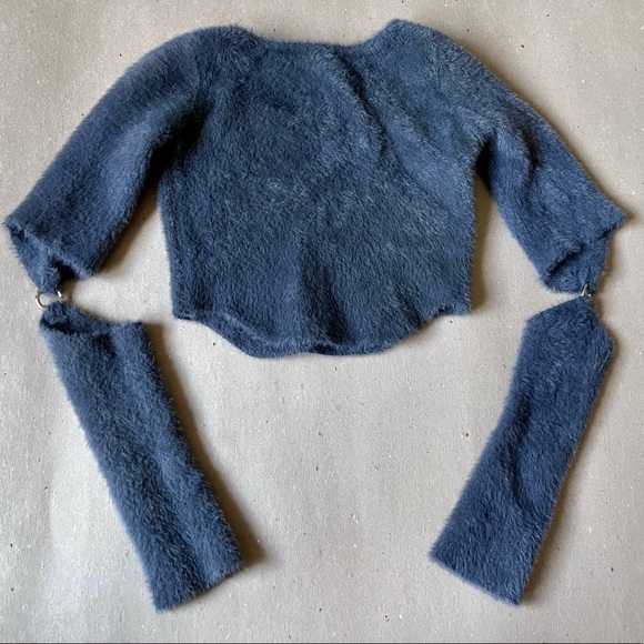 Shumisilan Cropped Sweater - Picture 2 of 5